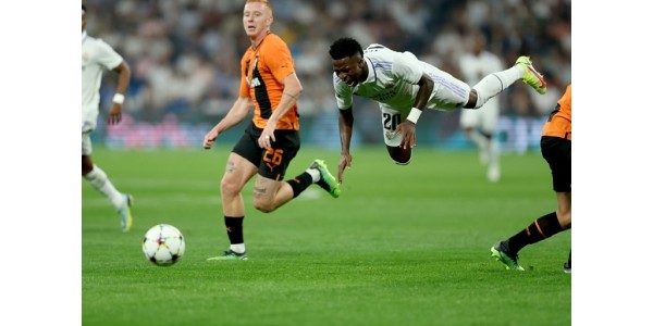 Real Madrid e Napoli continuano entrambe le serie di vittorie consecutive